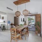 Destination Jelly / Playa Coral Condo